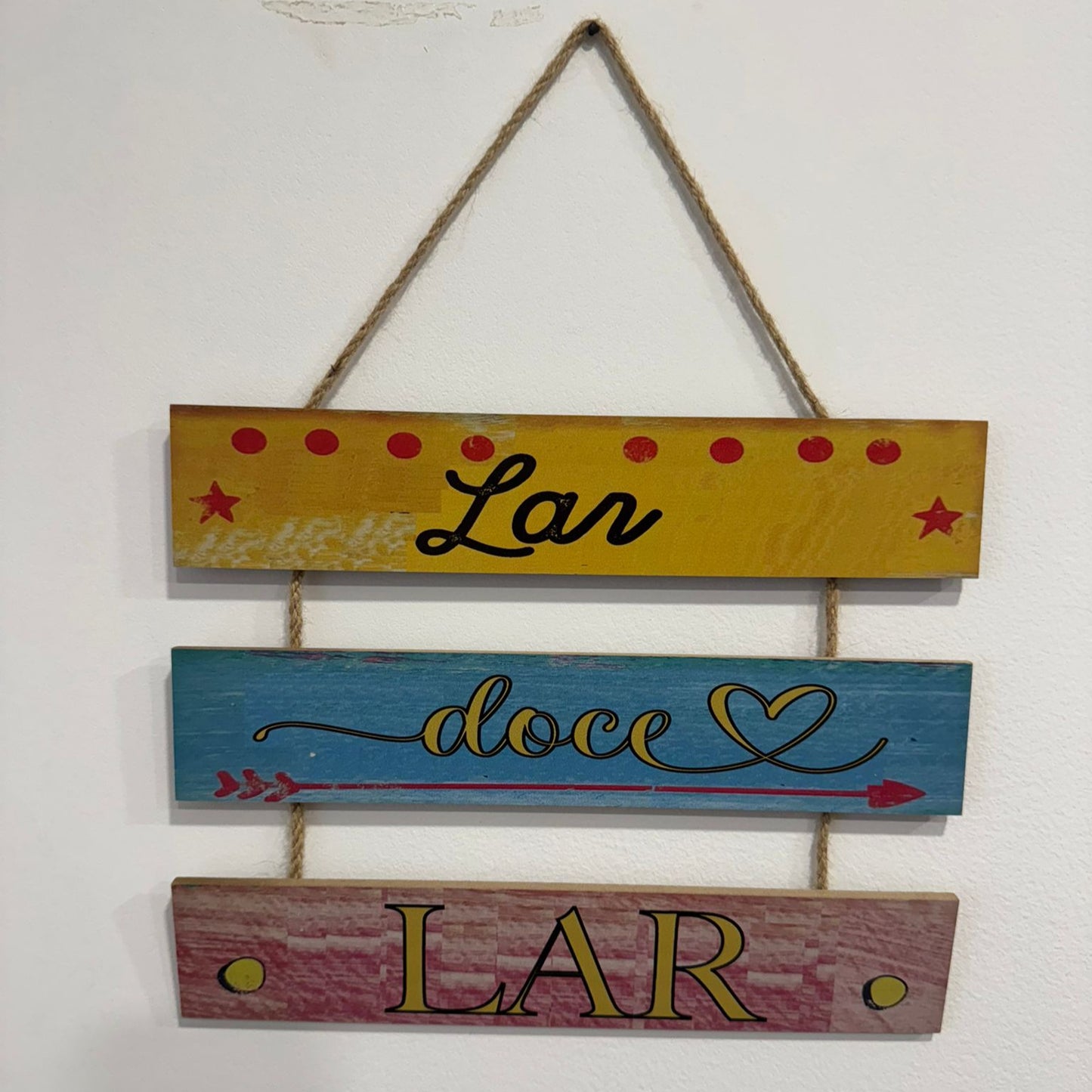 Placa Parede MDF (Variadades) Aqui Tem Amor