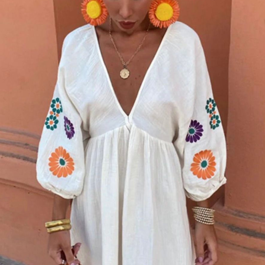 Vestido Wiya com Flores Bordadas na Manga, Bege
