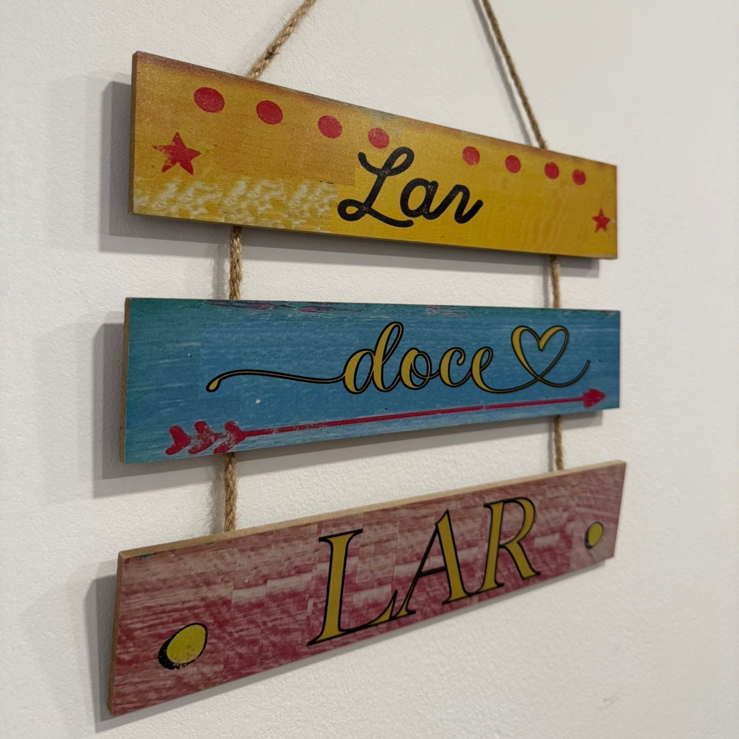 Placa Parede MDF (Variadades) Aqui Tem Amor