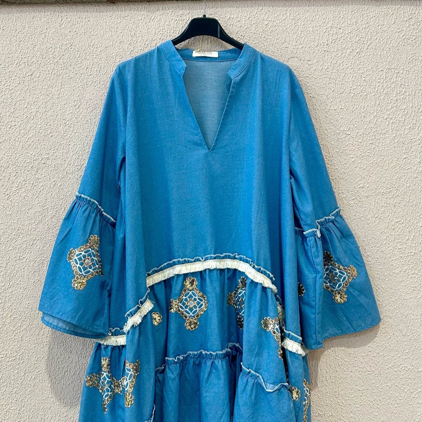 Vestido curto ganga Pencil com bordados eem lantejoulas