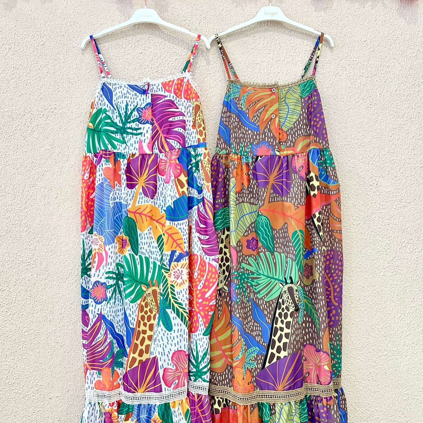 Vestido Wyia Savana Tropical com Folhos na Barra, Multi Cor
