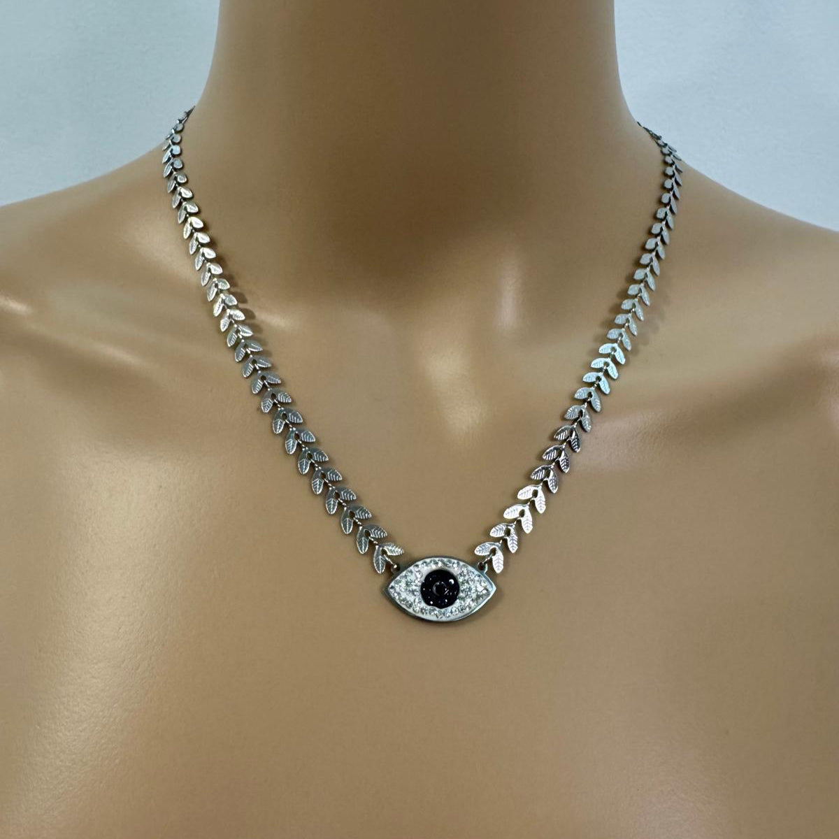 Fio de Inox Evil Eye e Folhinhas Prateado