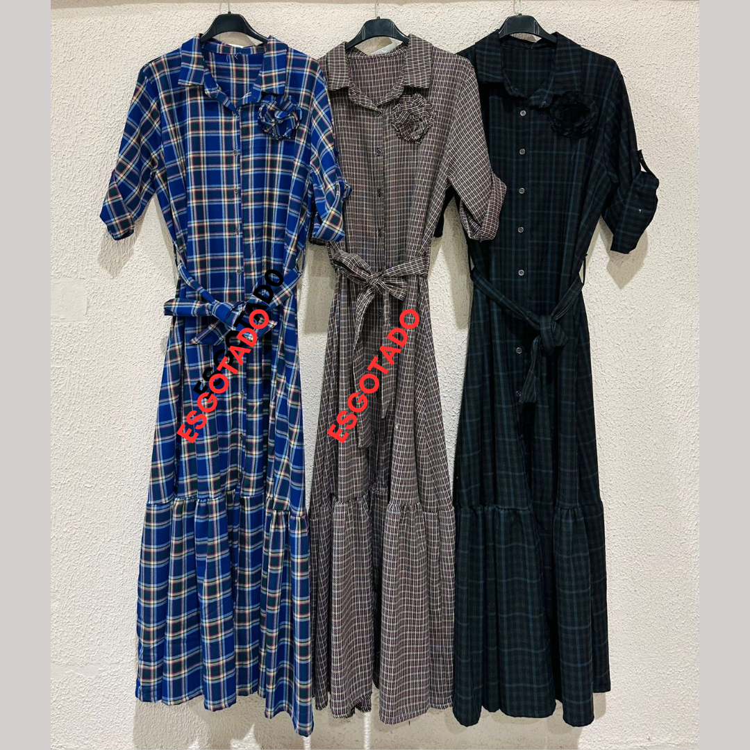 Vestido Camiseiro com Cinto e Aplicação de Flor