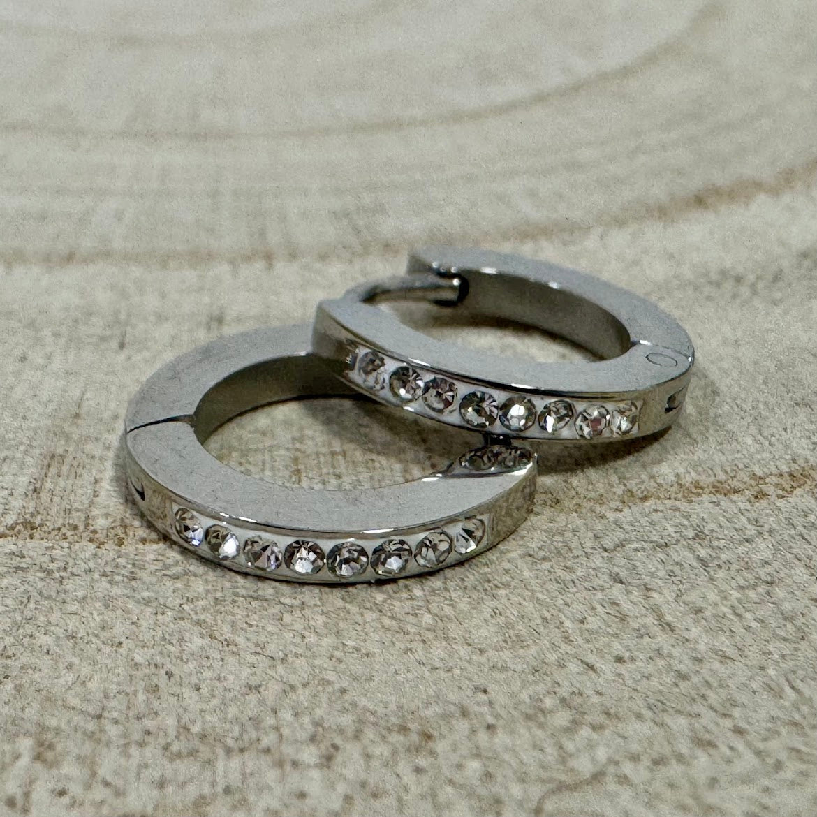 Brincos Argolas Pequenas Brilhantes (⌀13mm) VARIEDADES Prateado