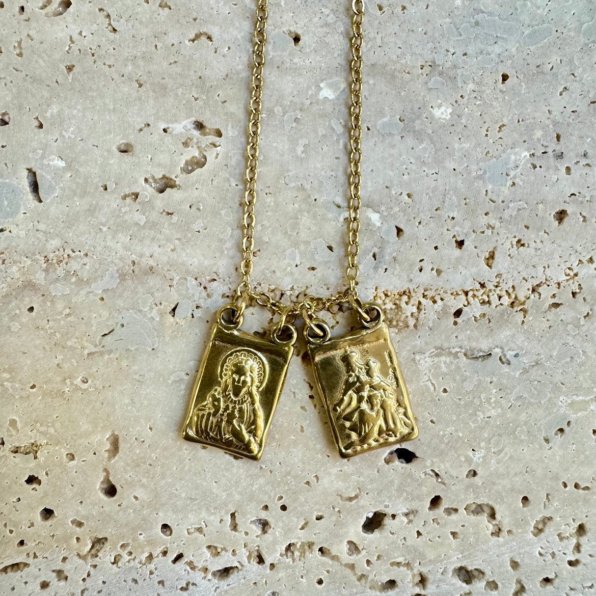 Colar de Aço, Jesus Cristo DOURADO