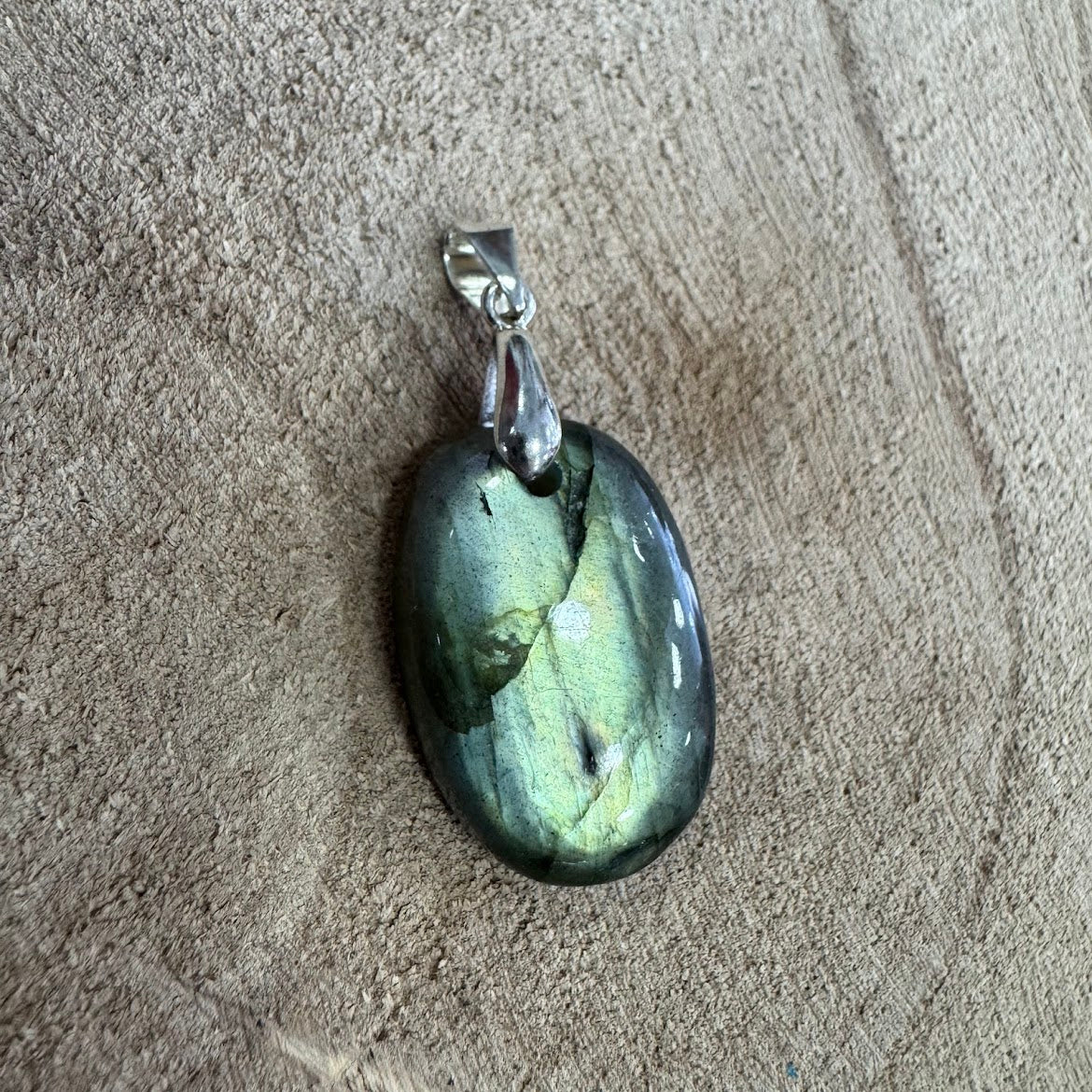 Pendente Pedra, Labradorite Rolado