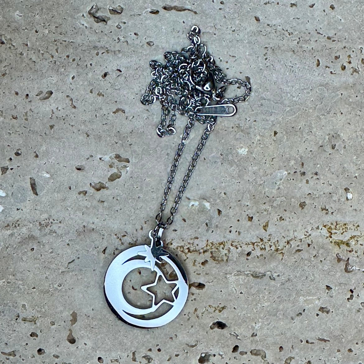 Colar de Aço (Mão de Fatima, Estrela, Libelinha) Libelinha Dourada