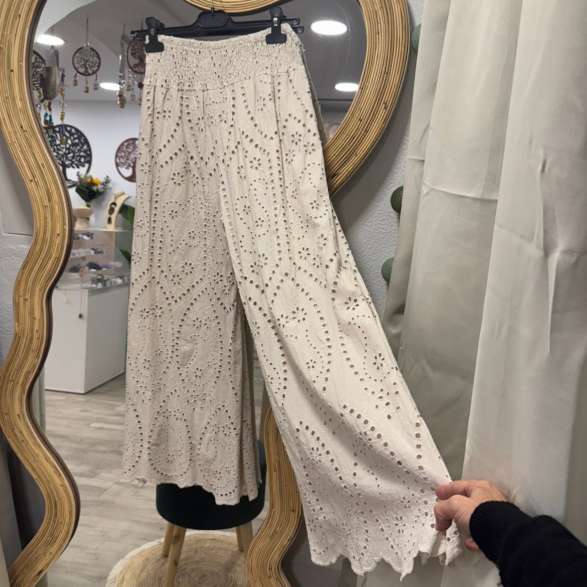 Pantalonas forrado cintura elástica com bordado Inglês