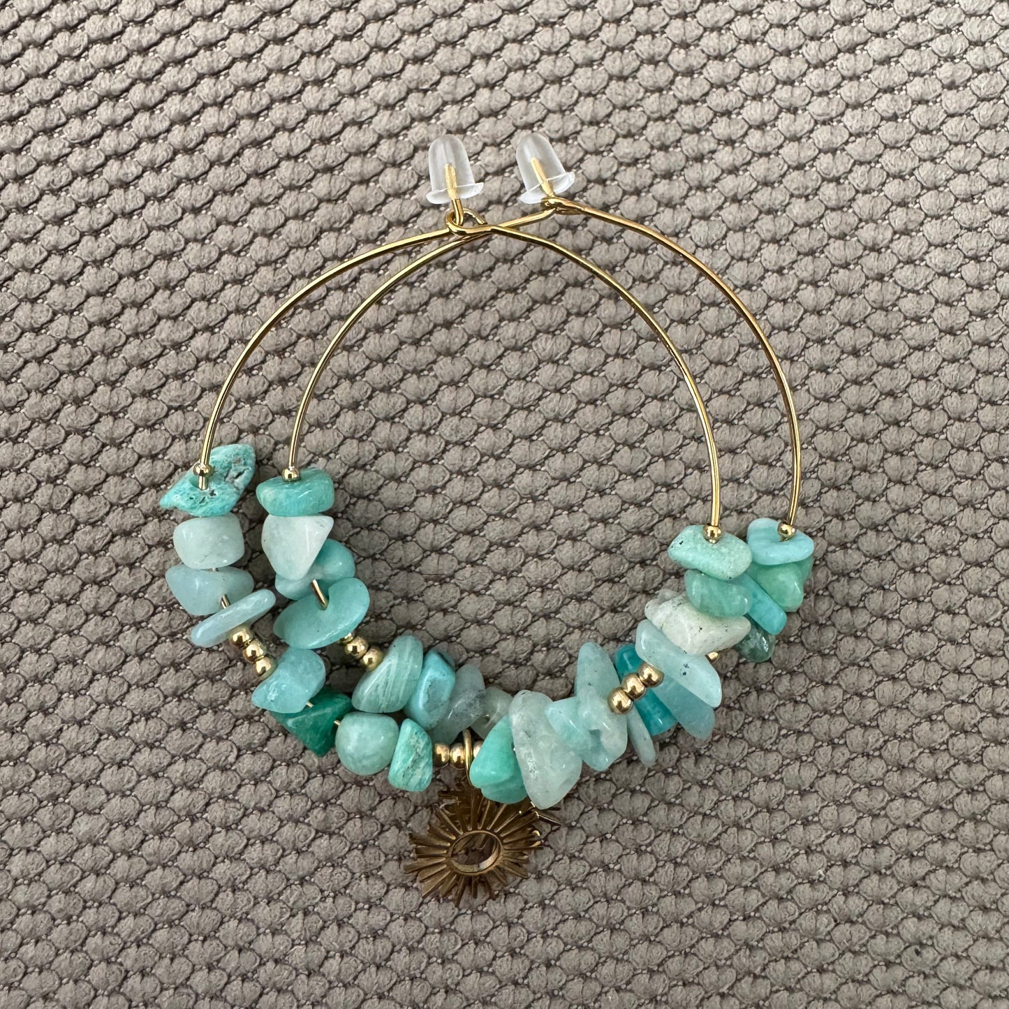 Brincos Argolas Com Pedra Cascalho Verde Clara (Tipo Amazonite)