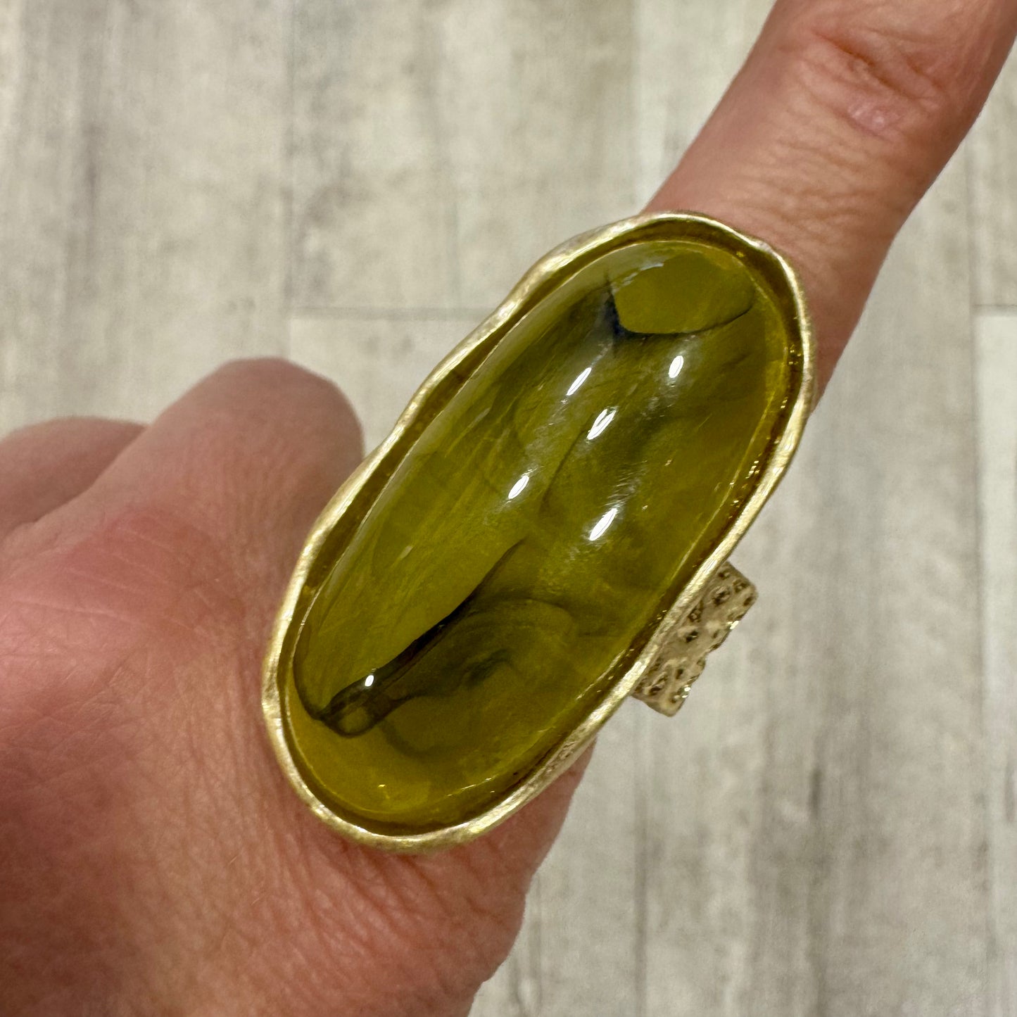 Anel Gigante Regulável Oval Pedra - Verde