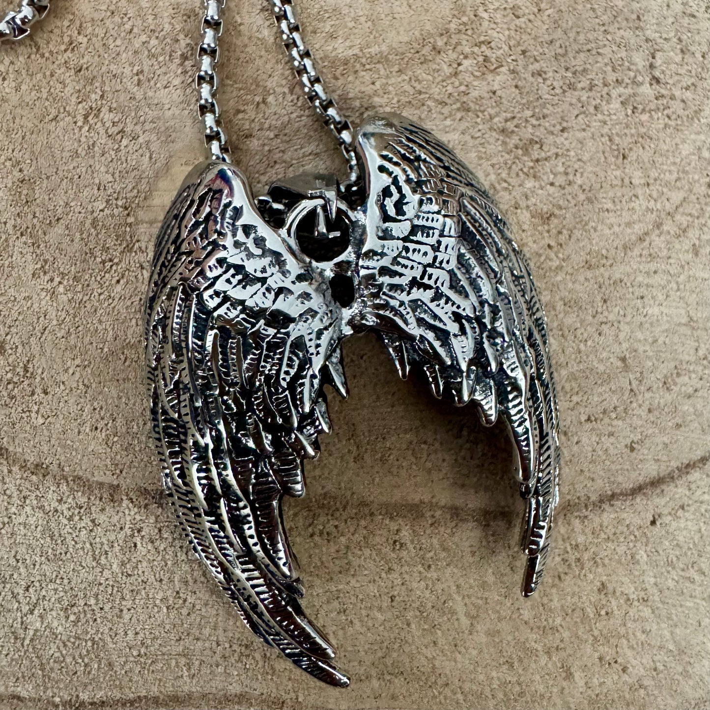 Pendente Homem Prateado - Asas anjo