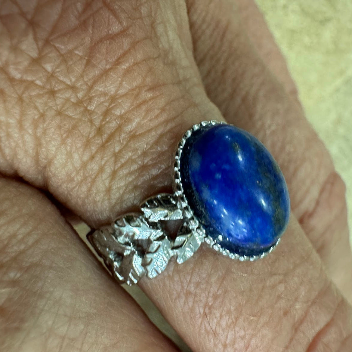 Anel Inox, Lapiz Lazuli com Pétalas PRATEADO