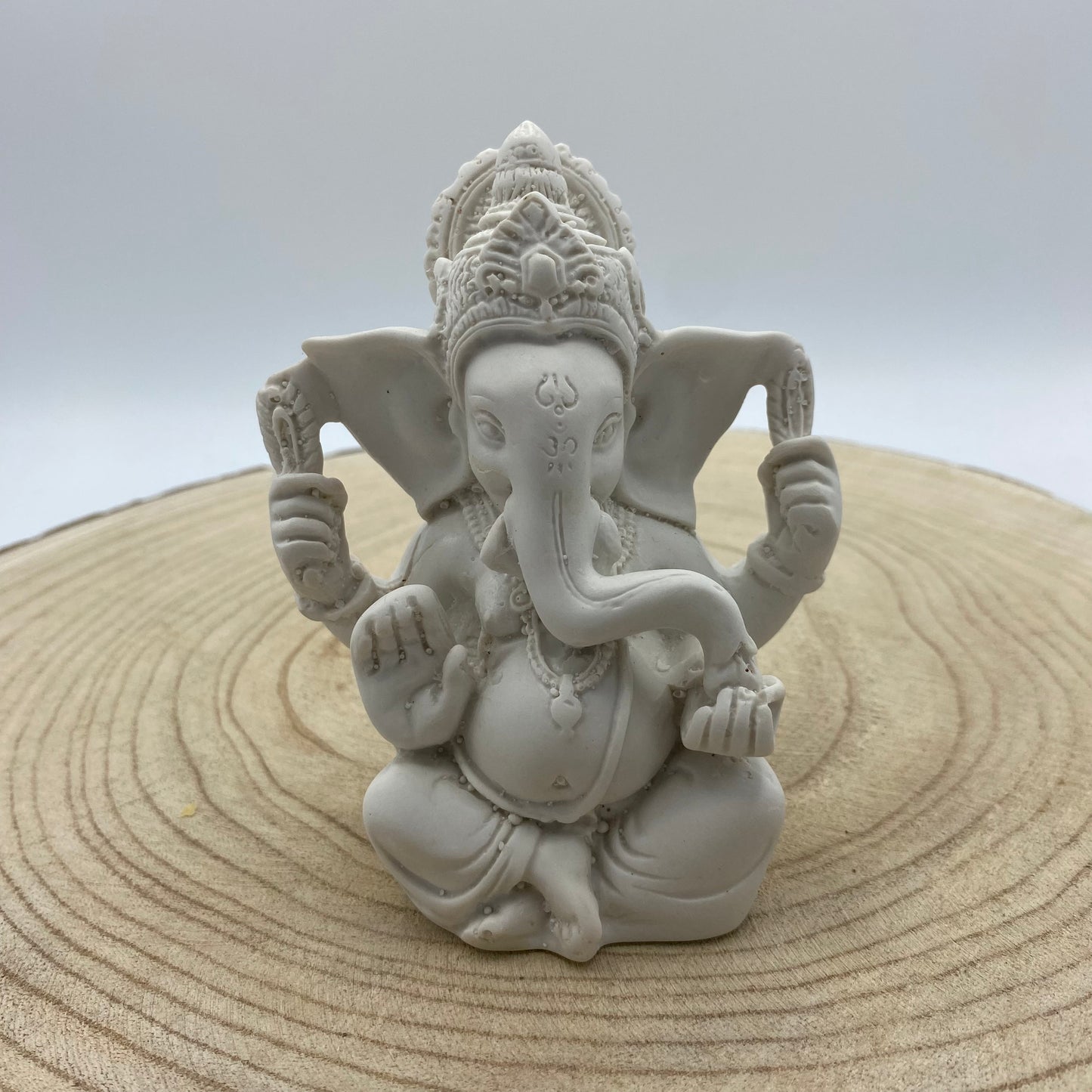 Ganesh Branca com Pena (Media)