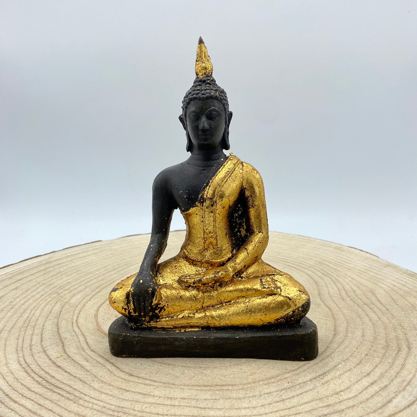 Buda Metal e Dourado