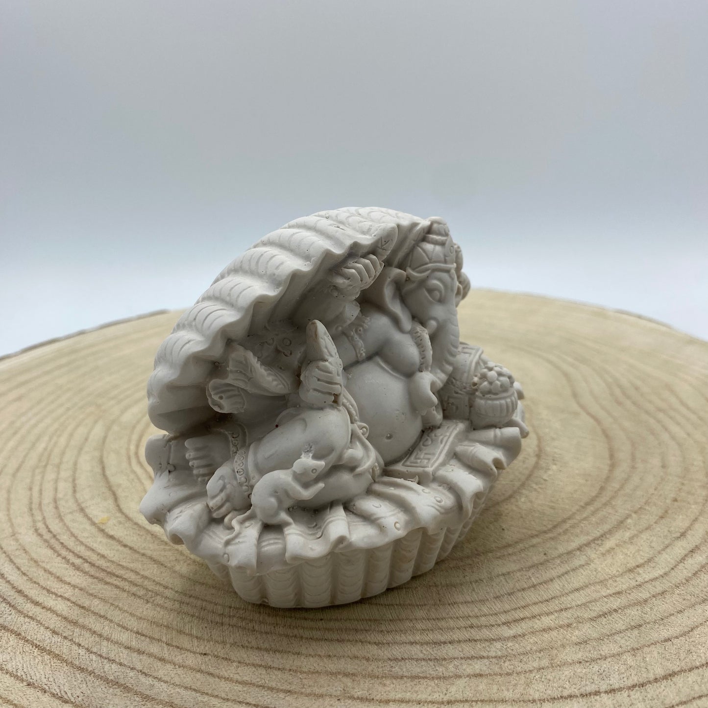 Ganesh em Concha Deitado