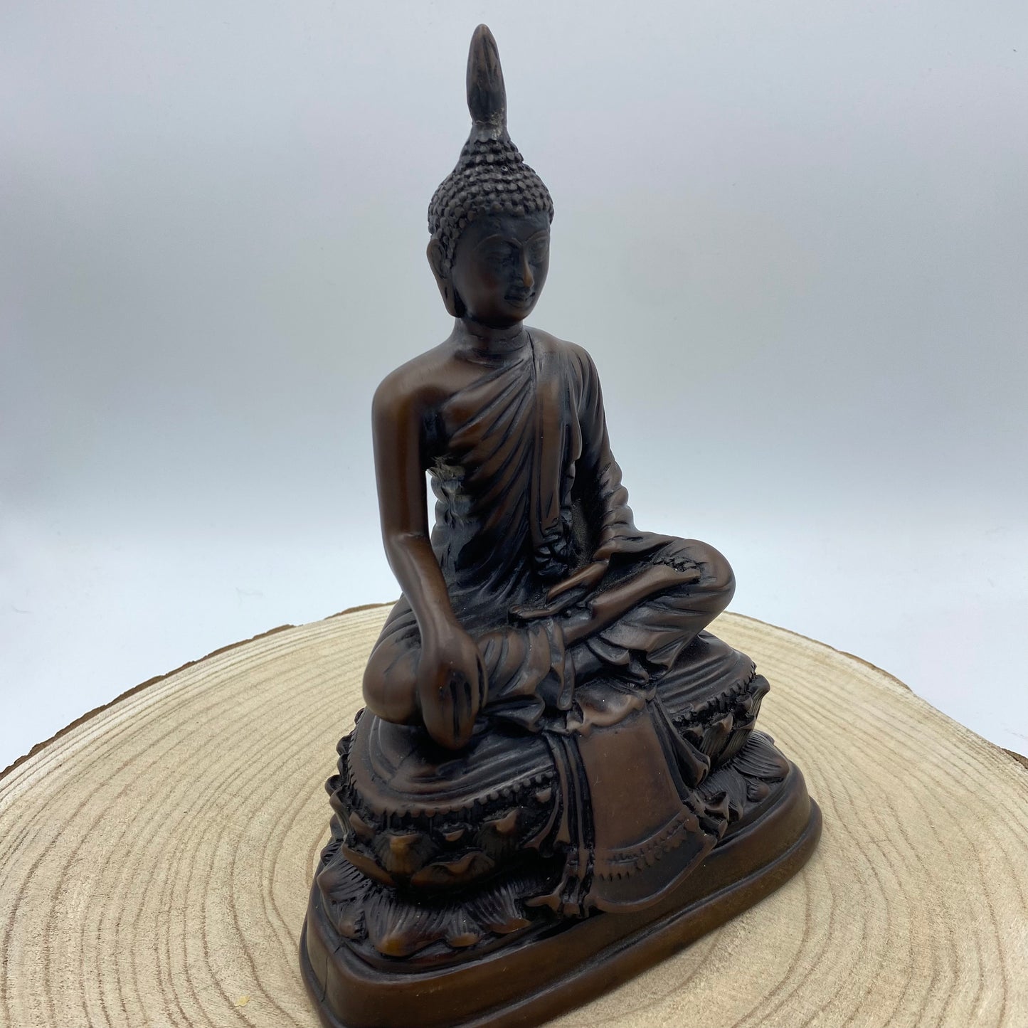 Buda Meditação Media Castanha