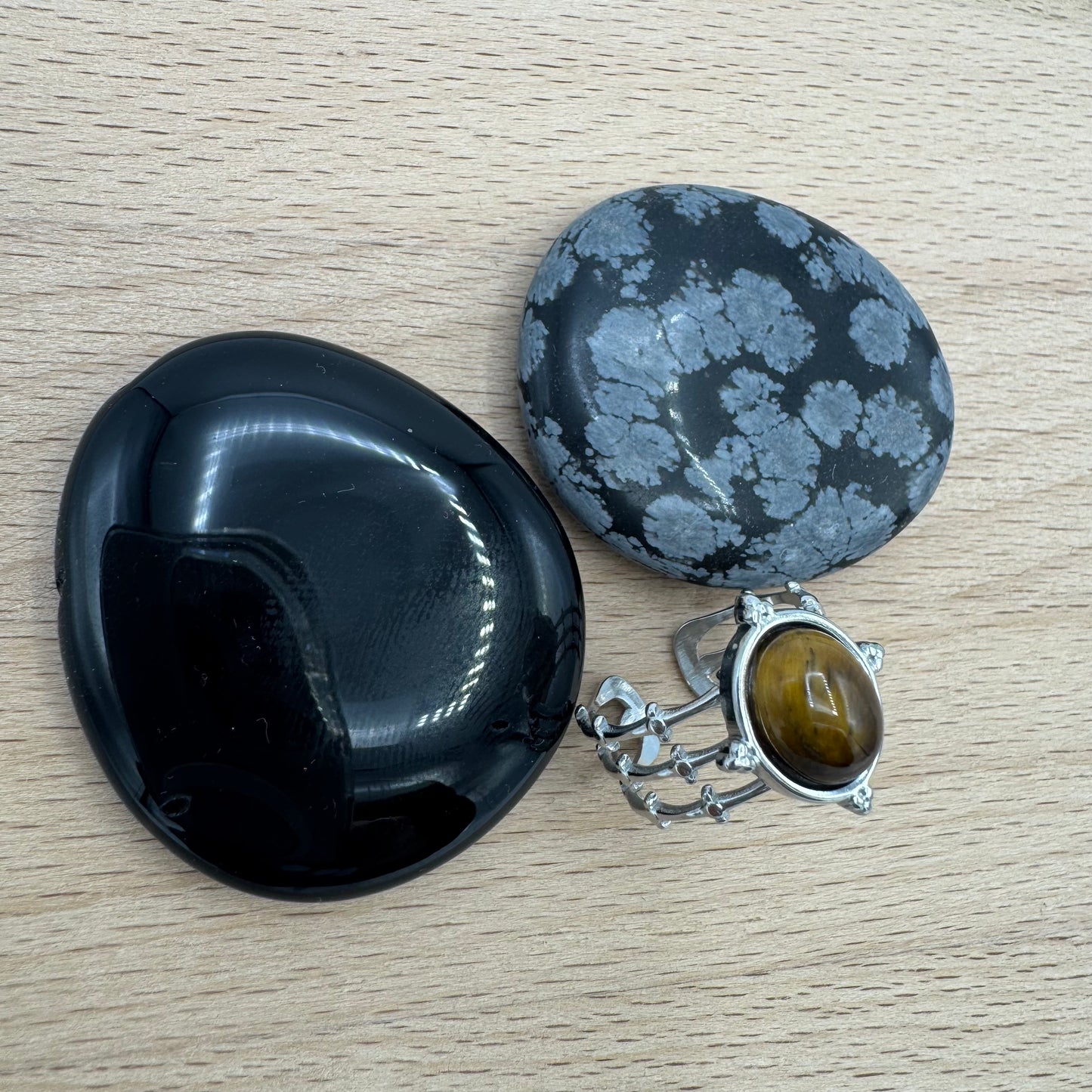 Anel 3 Voltas Com Pedra Oval Olho de Tigre Prateado