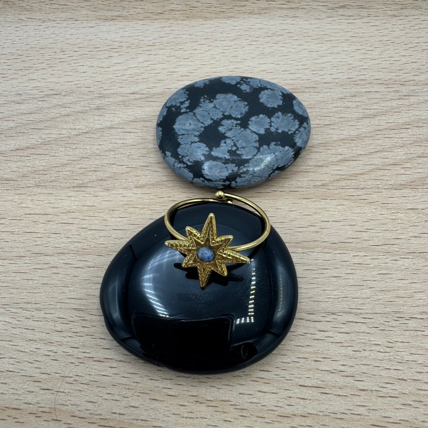 Anel Estrela Com Pedra Sodalite Azul Dourado Inox
