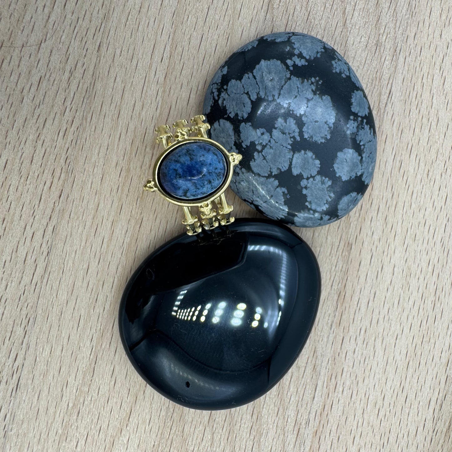 Anel 3 Voltas Com Pedra Oval Sodalite Dourado