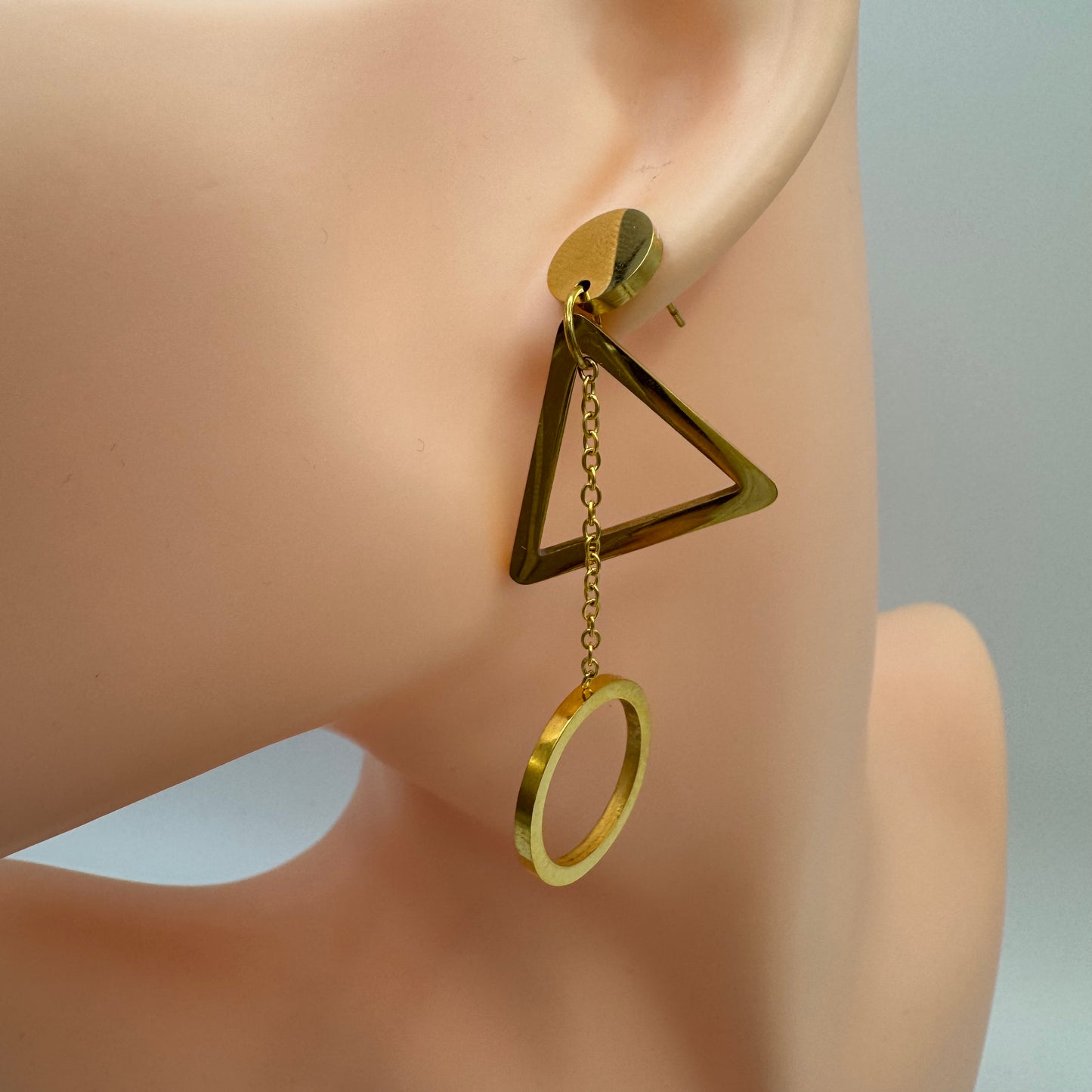 Brincos Assimétricos Triângula e Círculo Dourado INOX