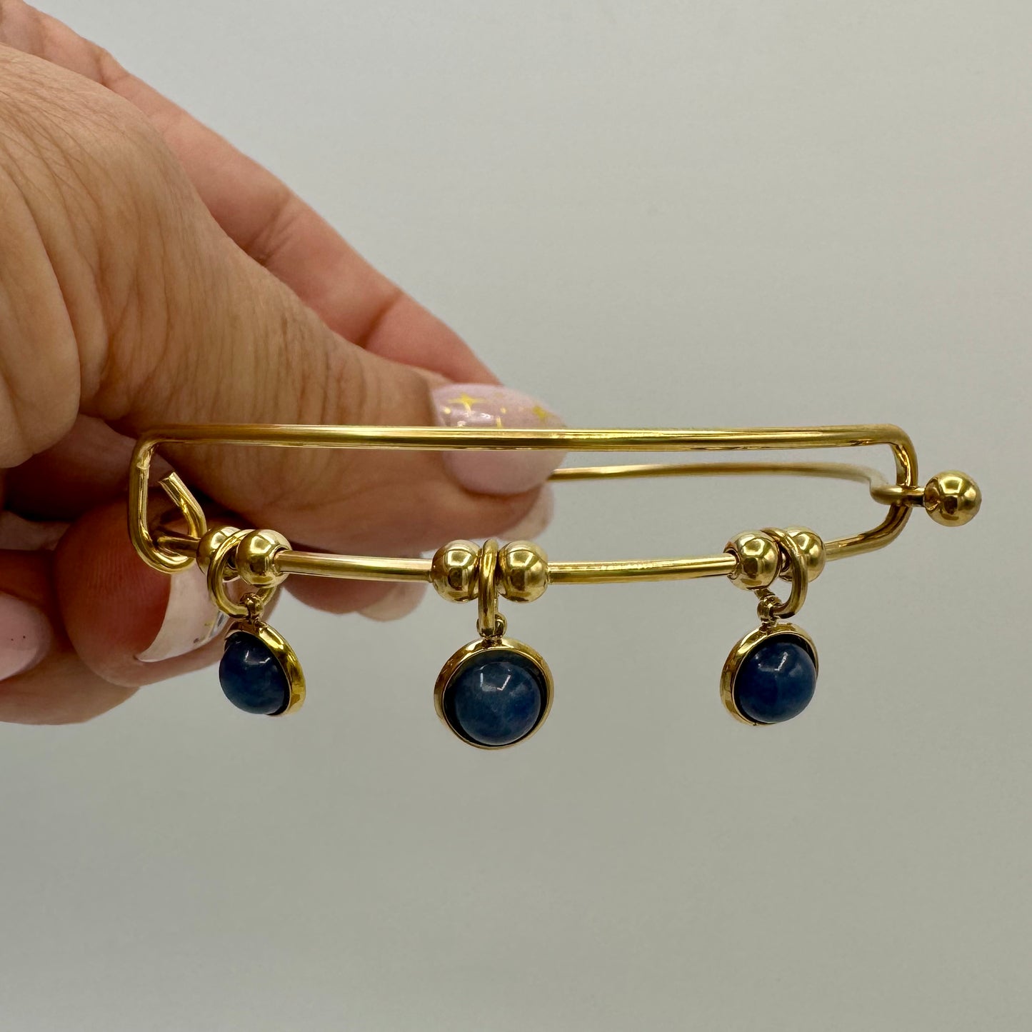 Pulseira Rigida Aço Dourado 3 Pedras Azuis