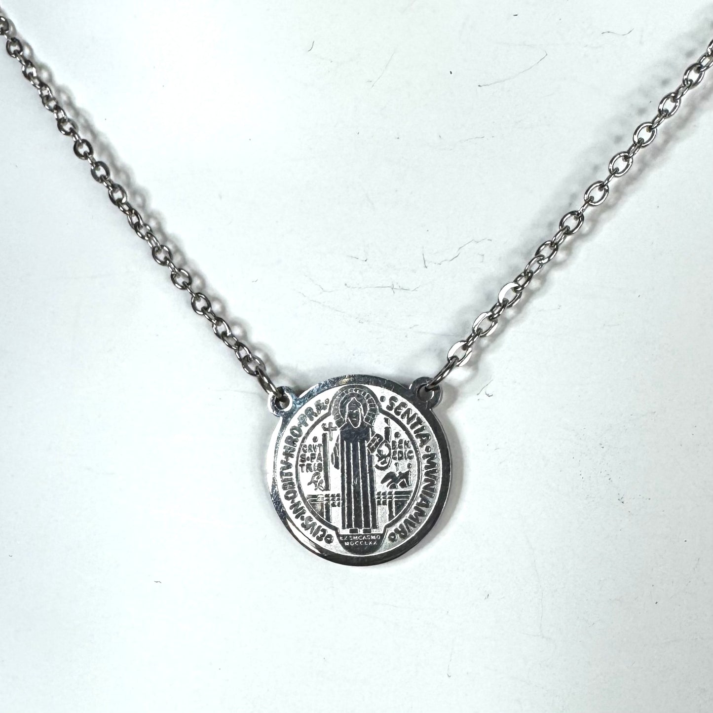 Escapulário Fio Inox - Medalha S. Bento Grande