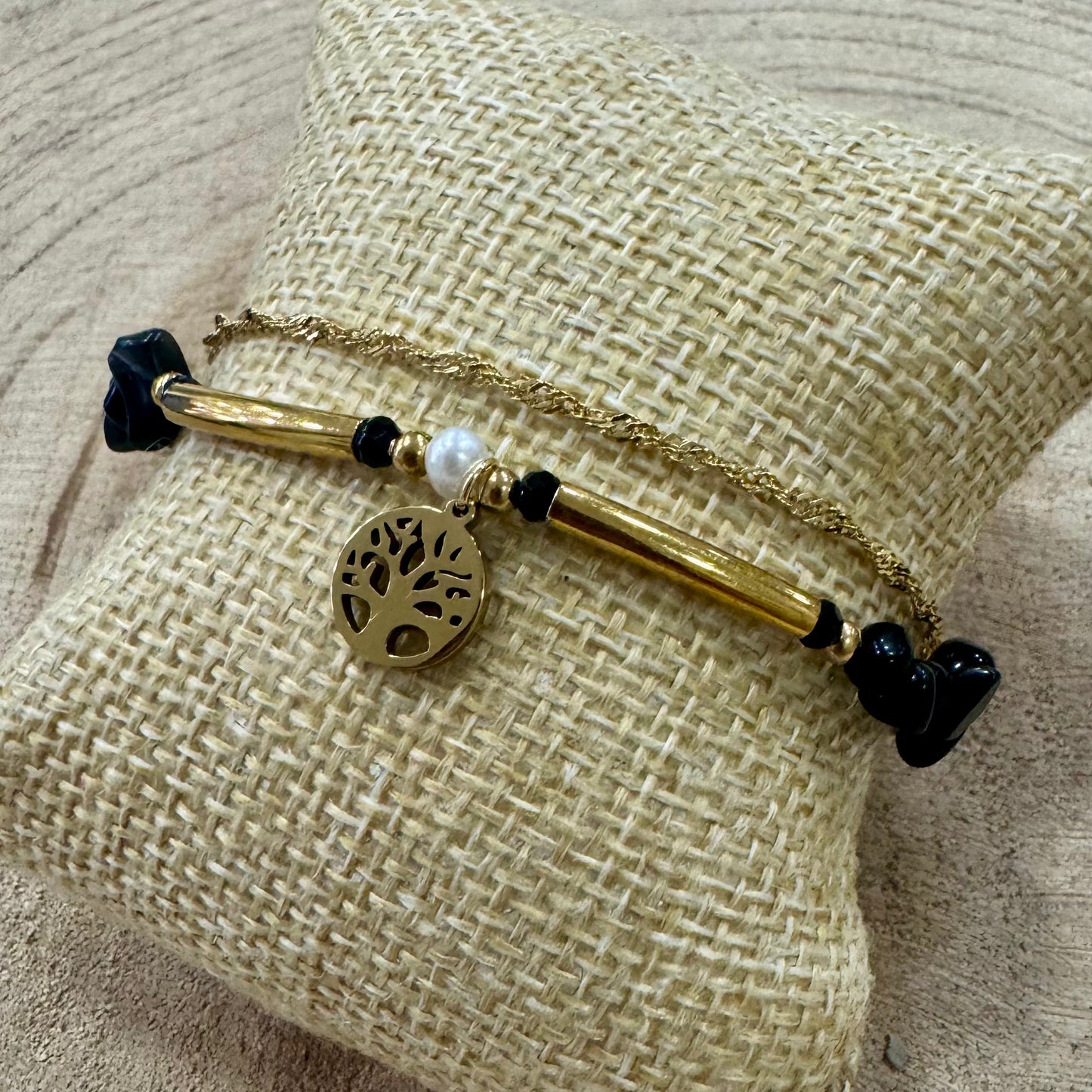 Pulseira Cascalho Preto com Árvore da Vida Dourado