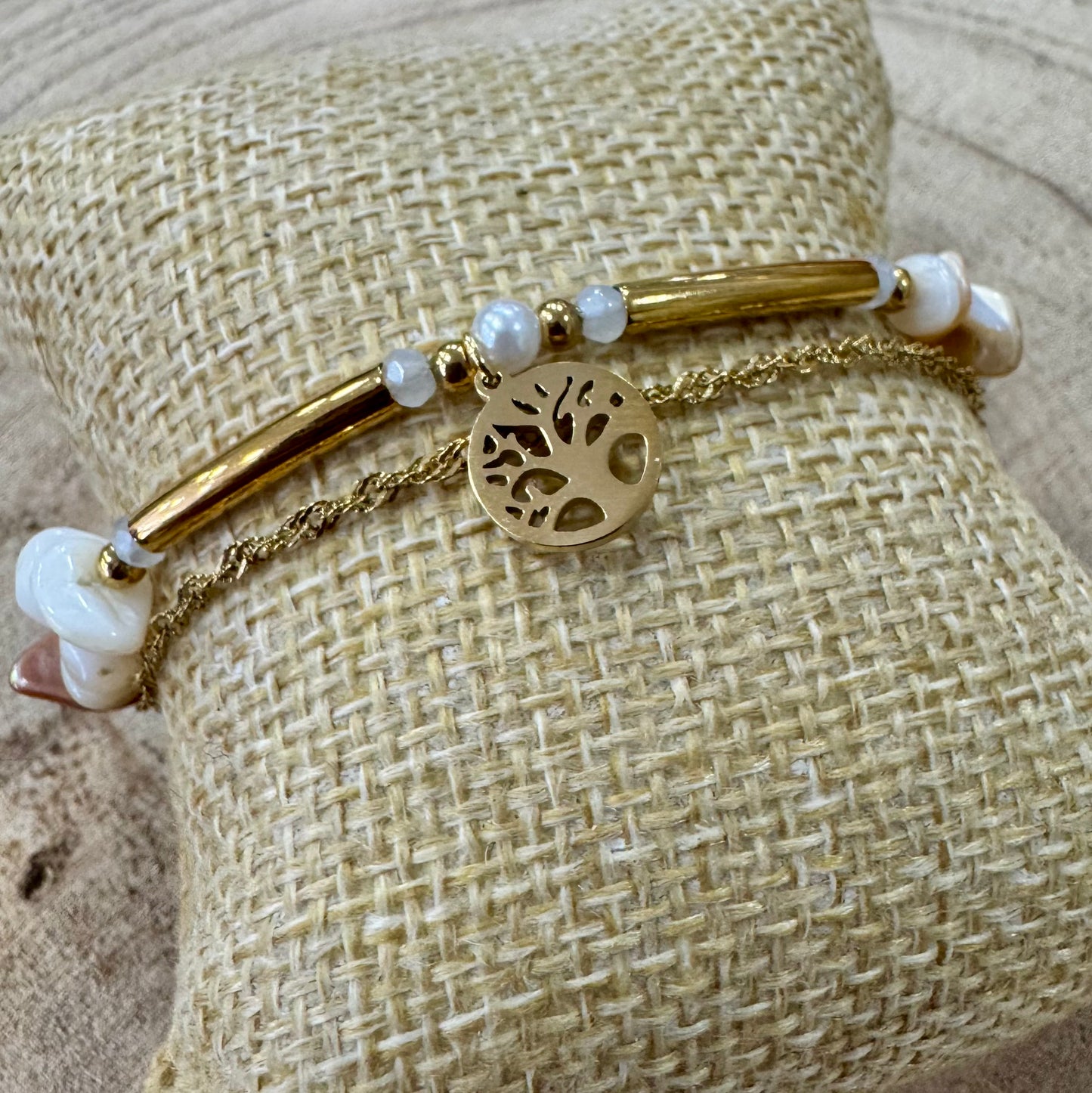 Pulseira Cascalho Branco com Árvore da Vida Dourado