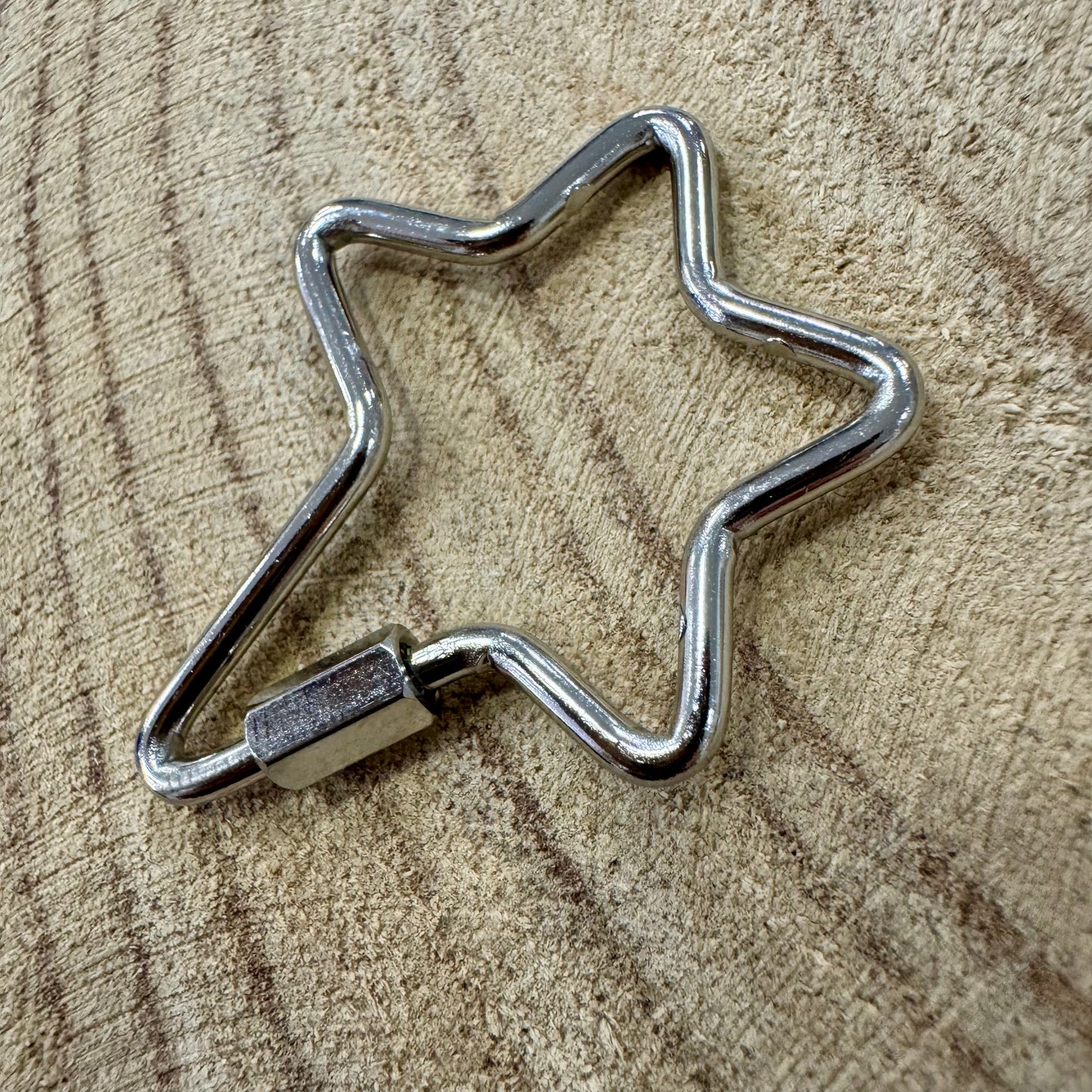 Mosquetão Prateado Estrela
