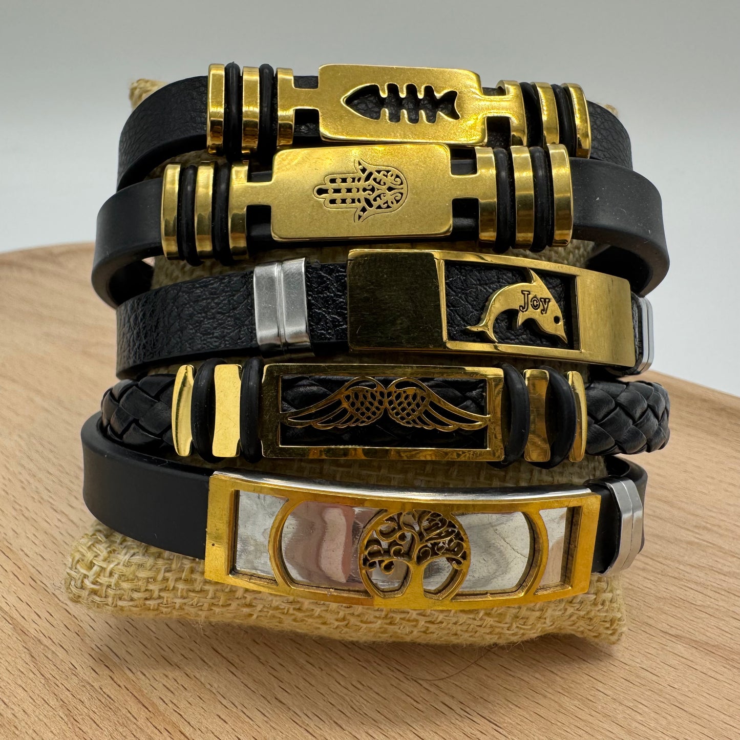 19000002 Pulseiras Variantes - Árvore da Vida; AAsas Anjo; Golfinho Joy; Hamsá; Peixe - Dourado e Pratedo