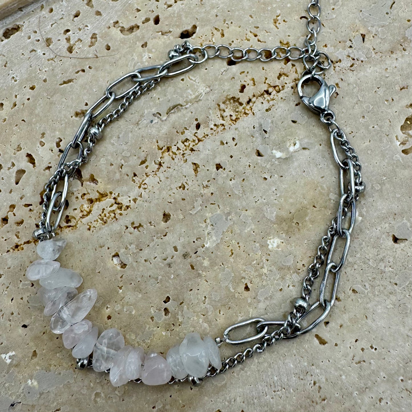 Pulseira Pedras Cascalho Quartzo Rosa e Inox Prateado