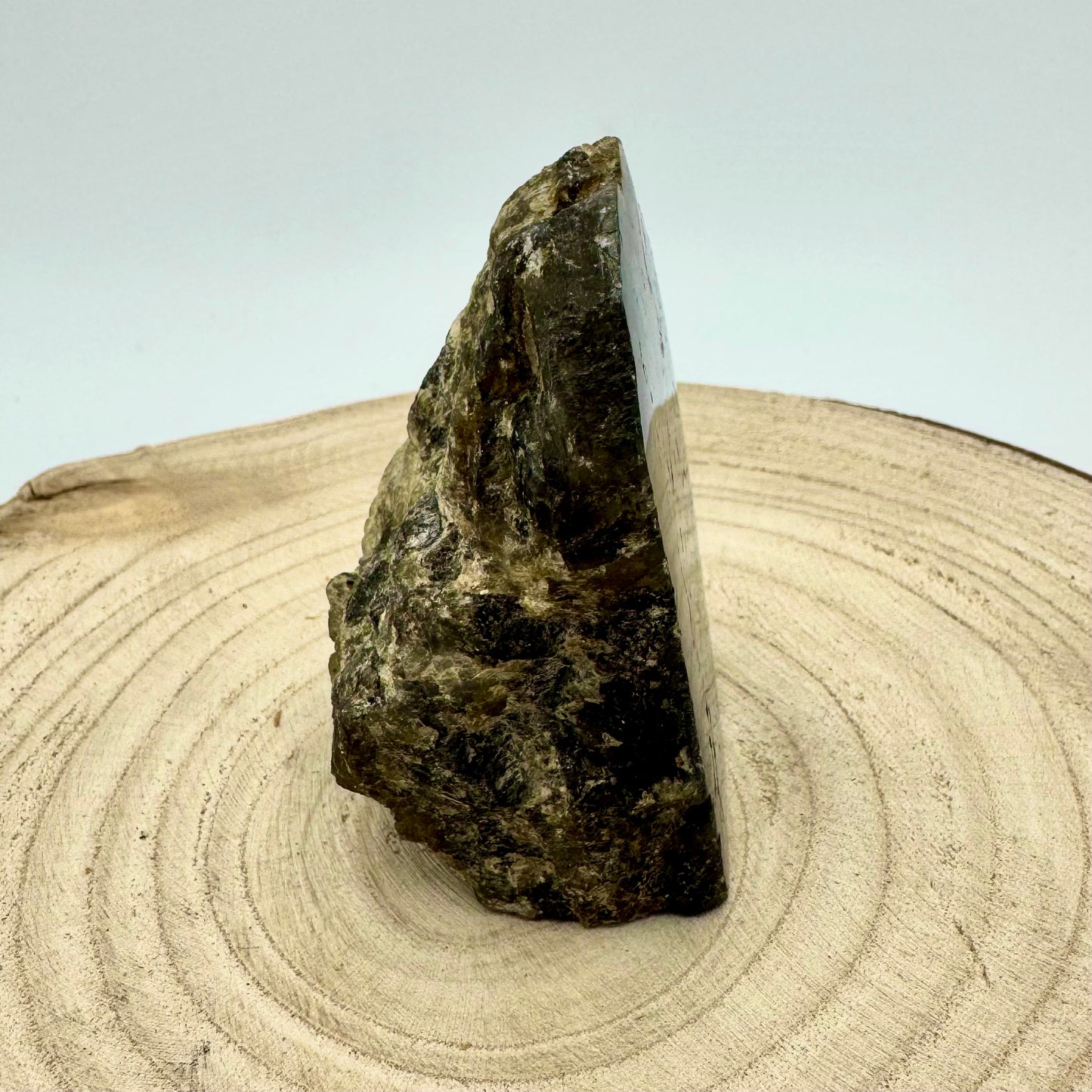 Labradorite com uma Fase Polida - 250g