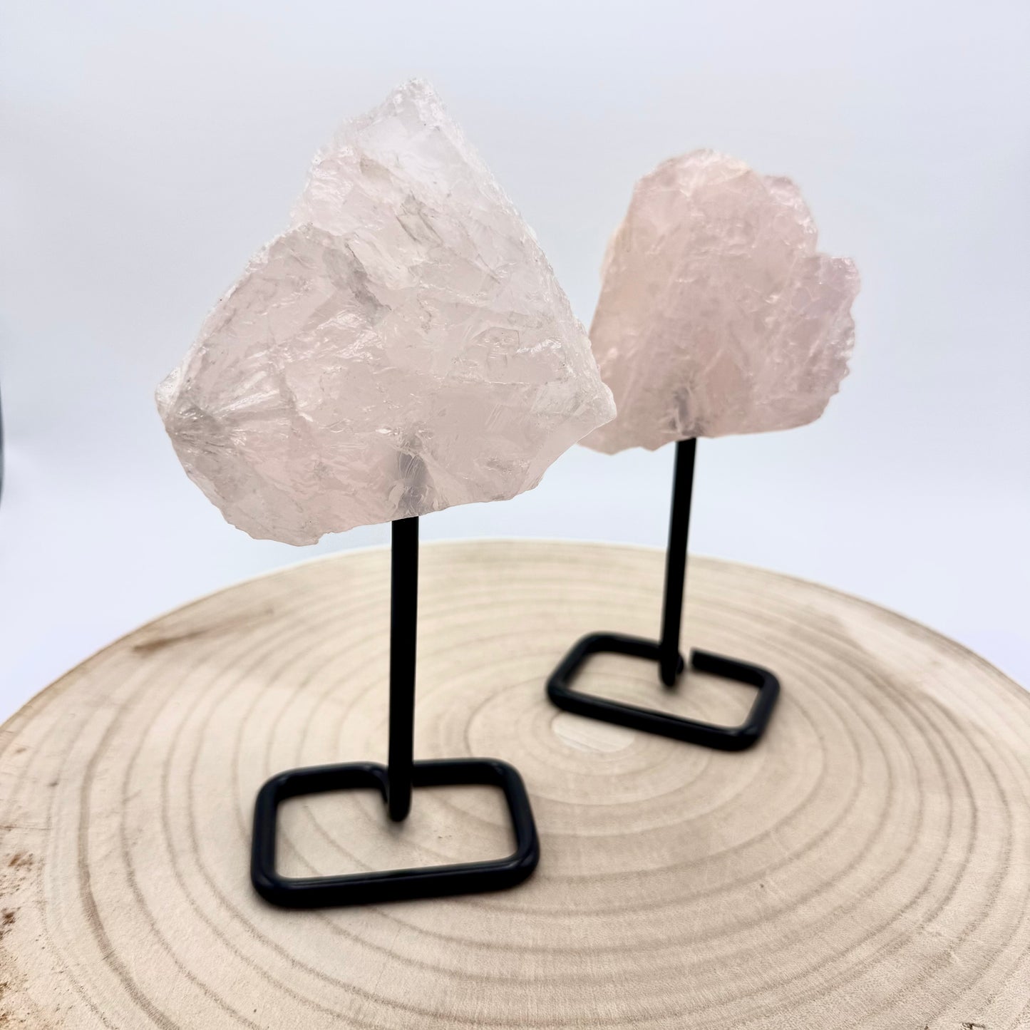 Pedra em Base de Metal, 15-18cm - Quartzo Rosa