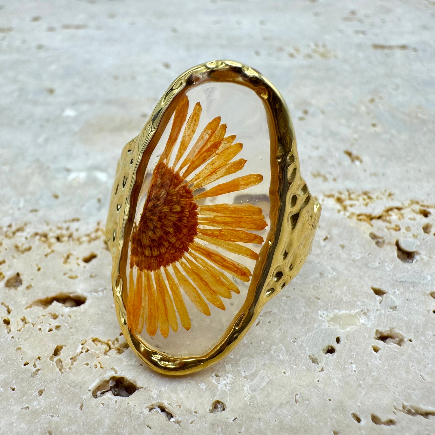 Anel Oval Flor Natural Laranja Dourado