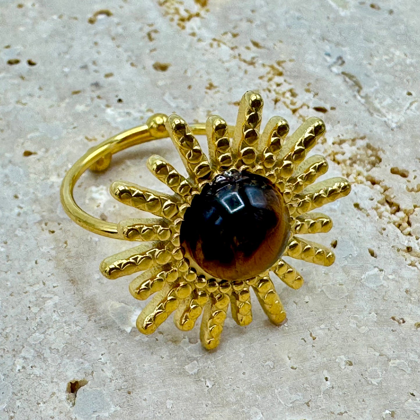 Anel Sol Olho de Tigre Dourado