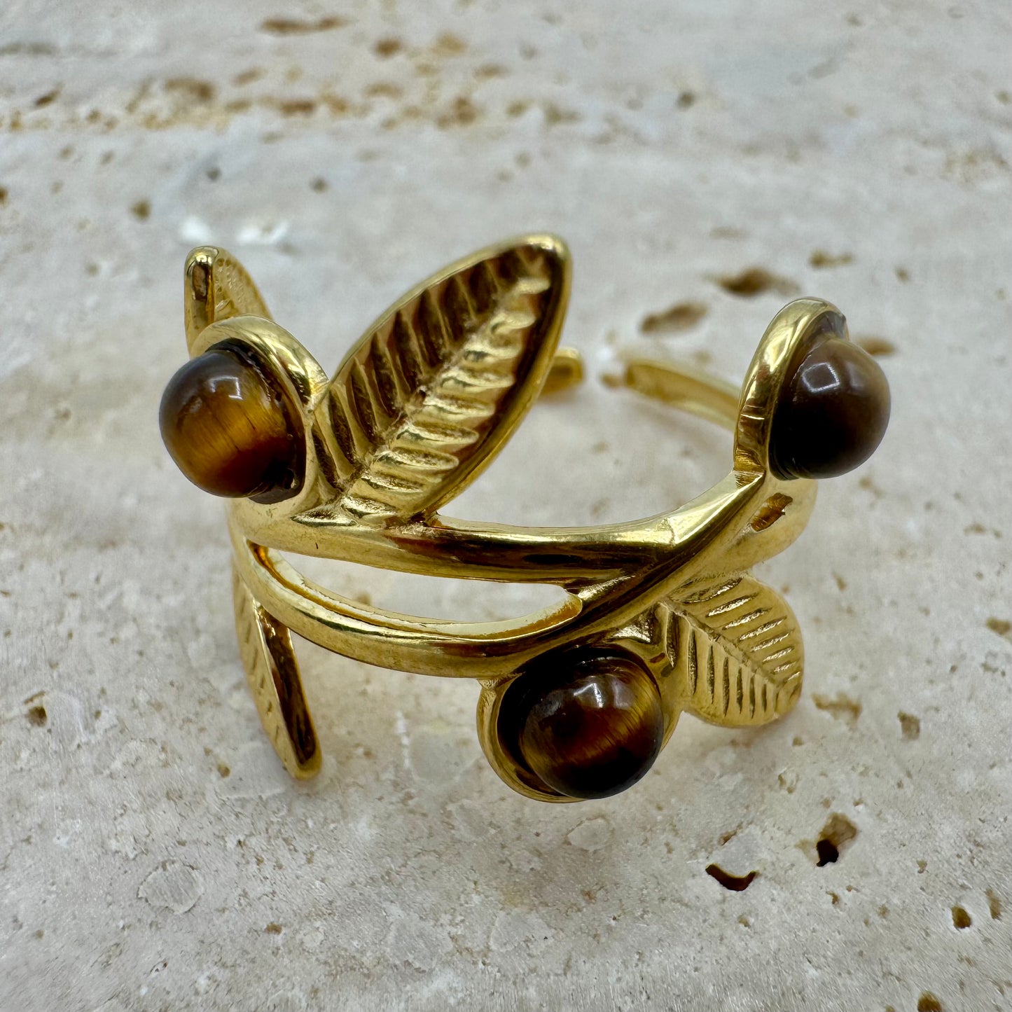 Anel Folhas e 3 Bolinhas Olho de Tigre Dourado