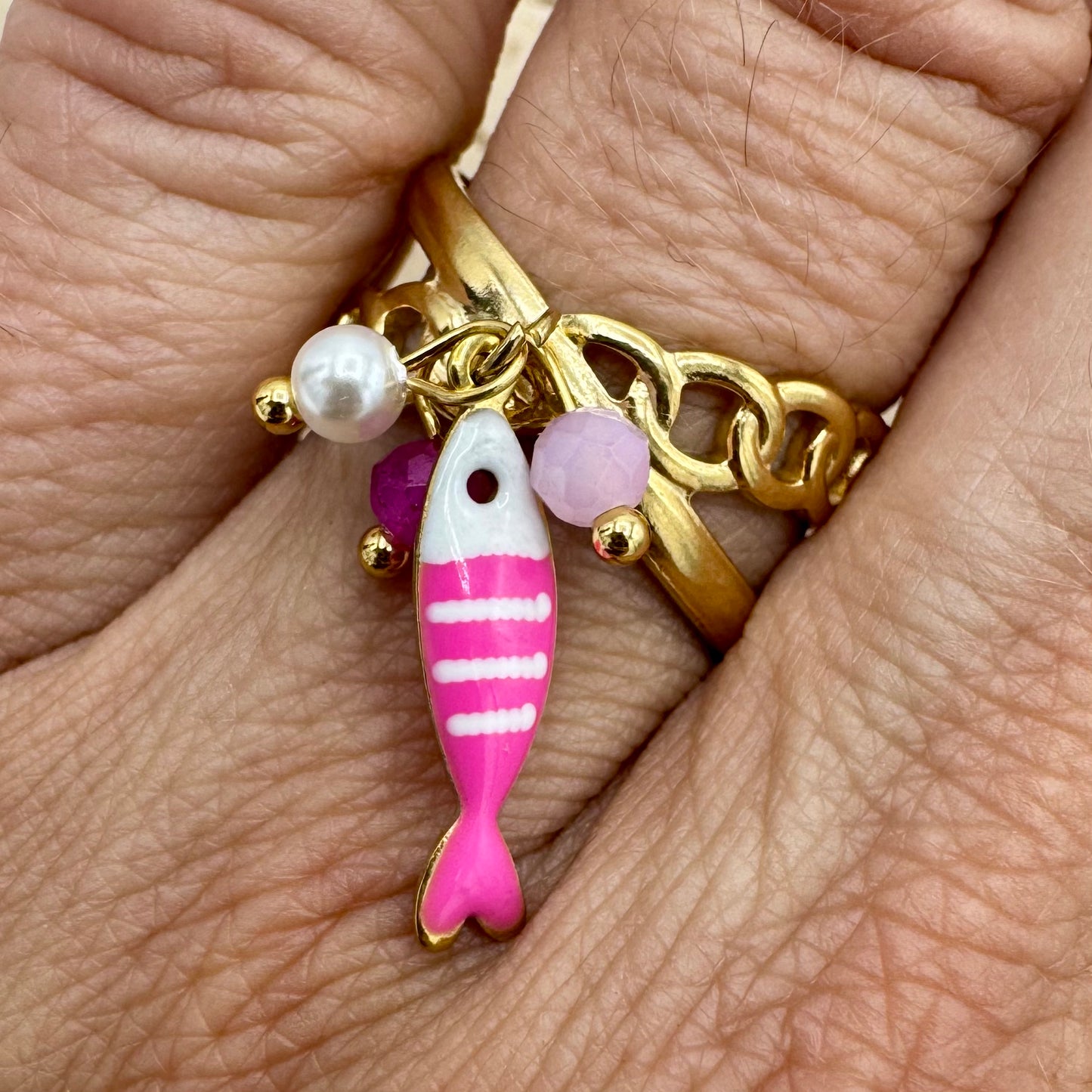 Anel Duplo com Missangas e Peixe Rosa Dourado