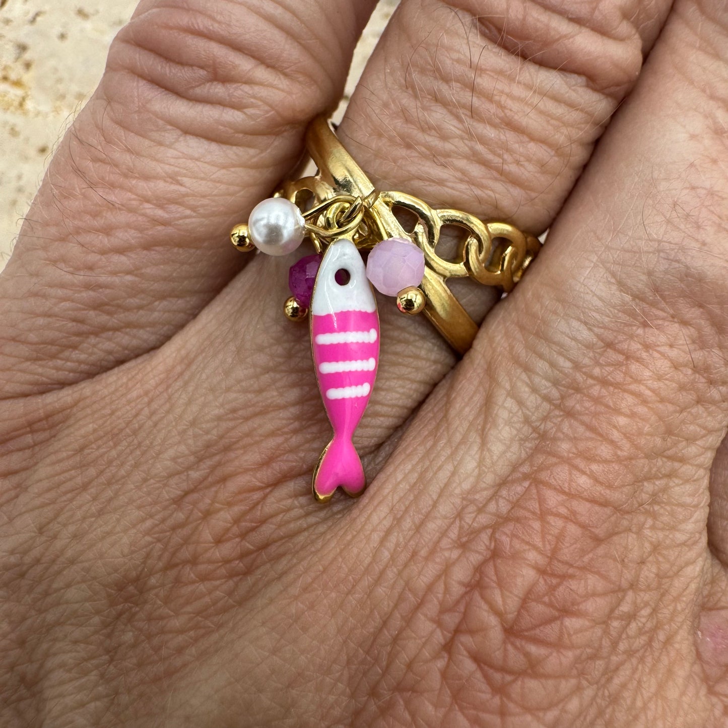 Anel Duplo com Missangas e Peixe Rosa Dourado