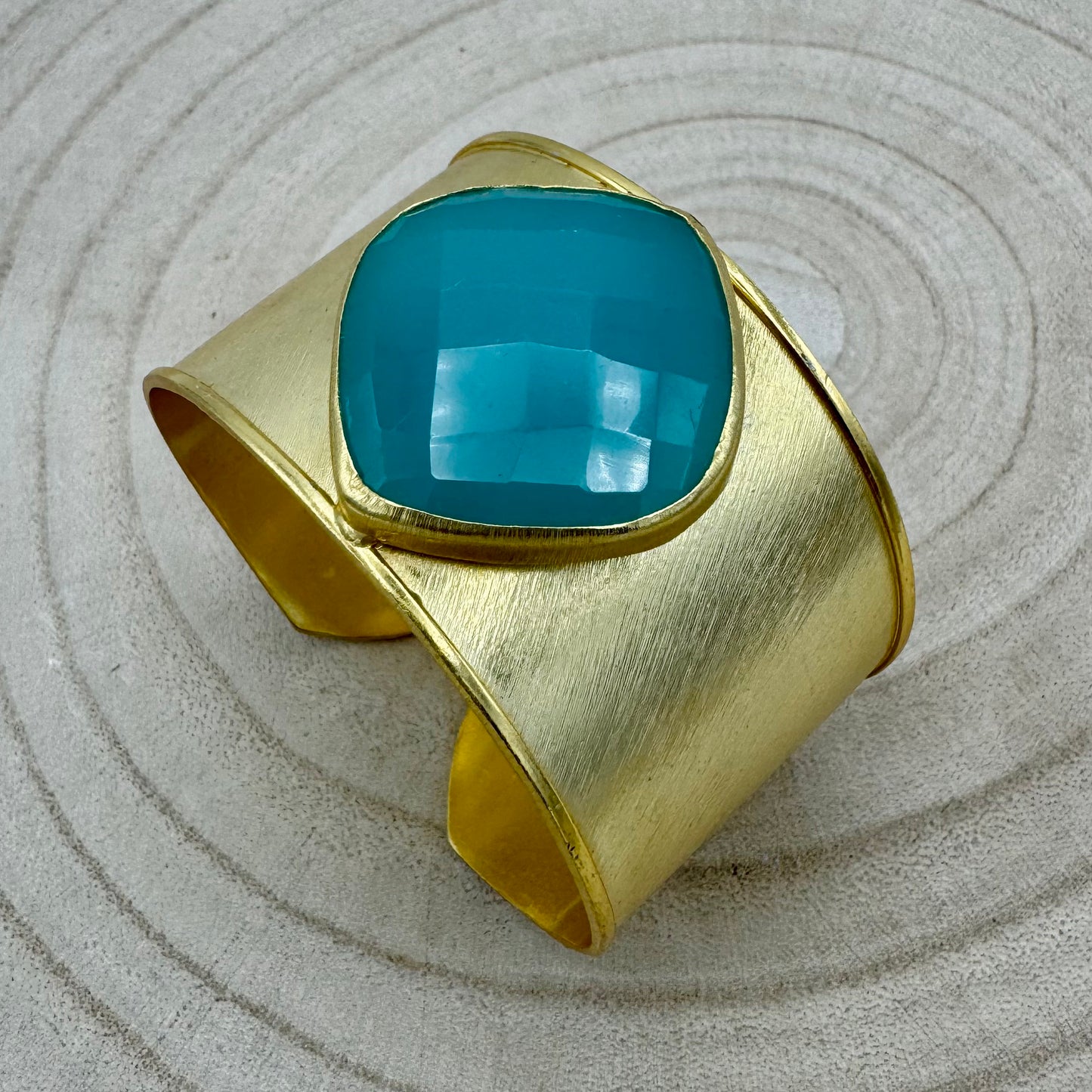 Pulseira Latão Largas, Pedras Grande (Variedades)