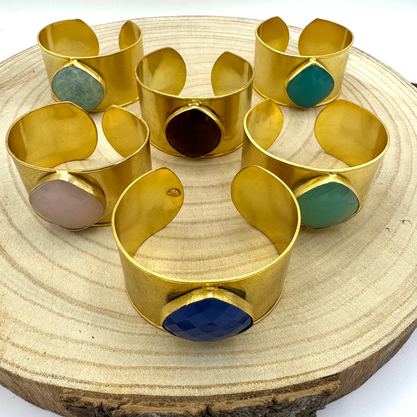 Pulseira Latão Largas, Pedras Grande (Variedades)