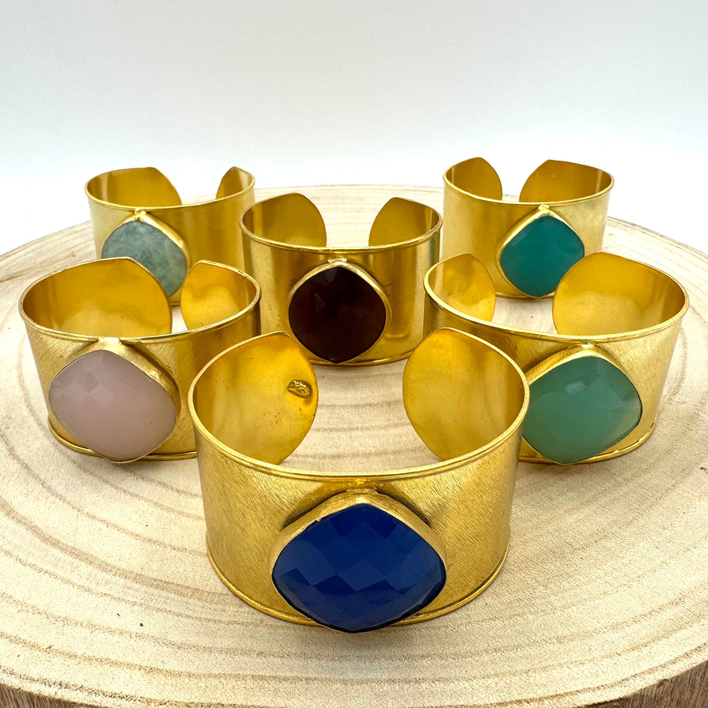 Pulseira Latão Largas, Pedras Grande (Variedades)