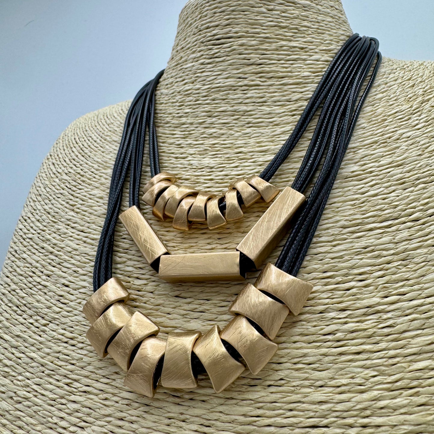 Colar Triplo Dourado