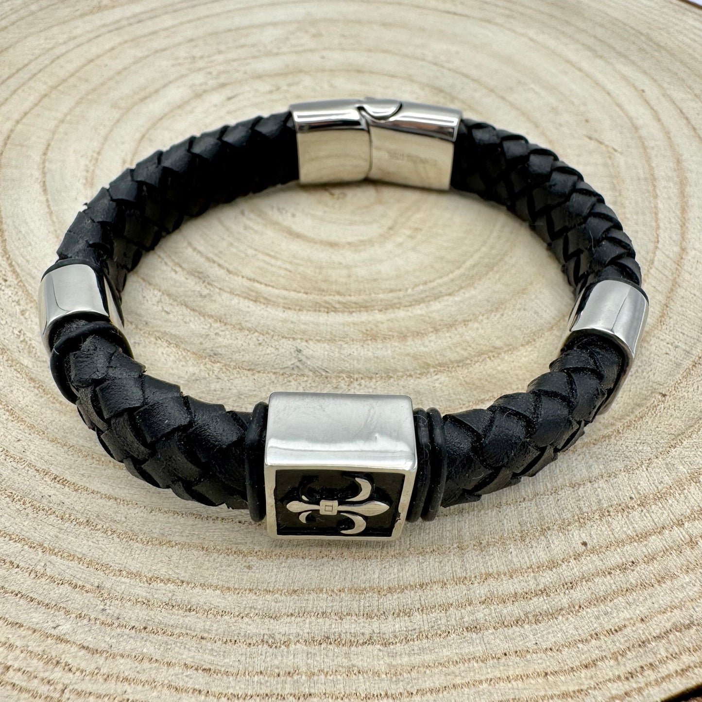 Pulseiras Homem em Couro Trançado - Quadrado Flor de Liz VARIEDADES