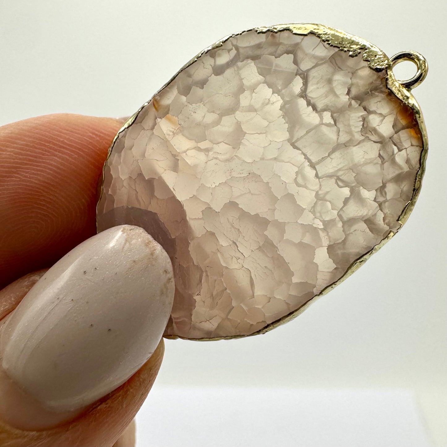 Pendentes de Pedra Pulida e Dourado VARIEDADES