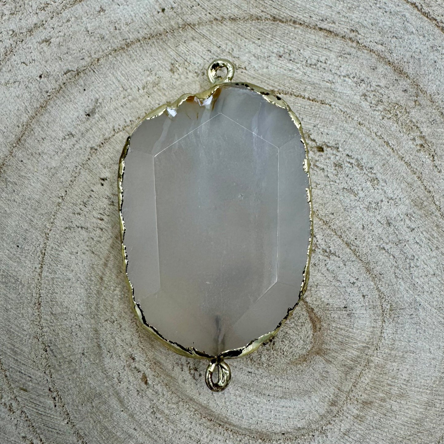 Pendentes de Pedra Pulida e Dourado VARIEDADES
