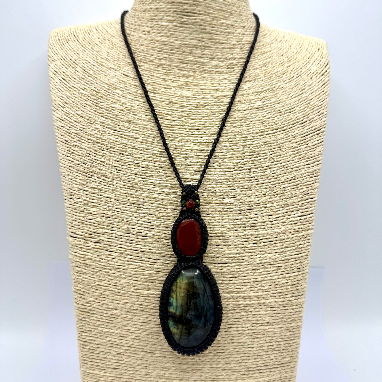 Fio Macramê Labradorite e Jaspe Vermelho