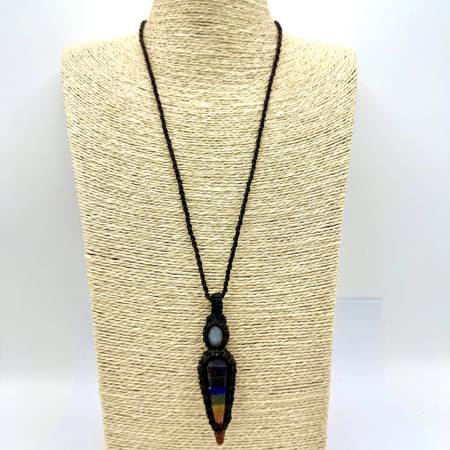 Amuleto de Cristal 7 Chakras com Jade Branco