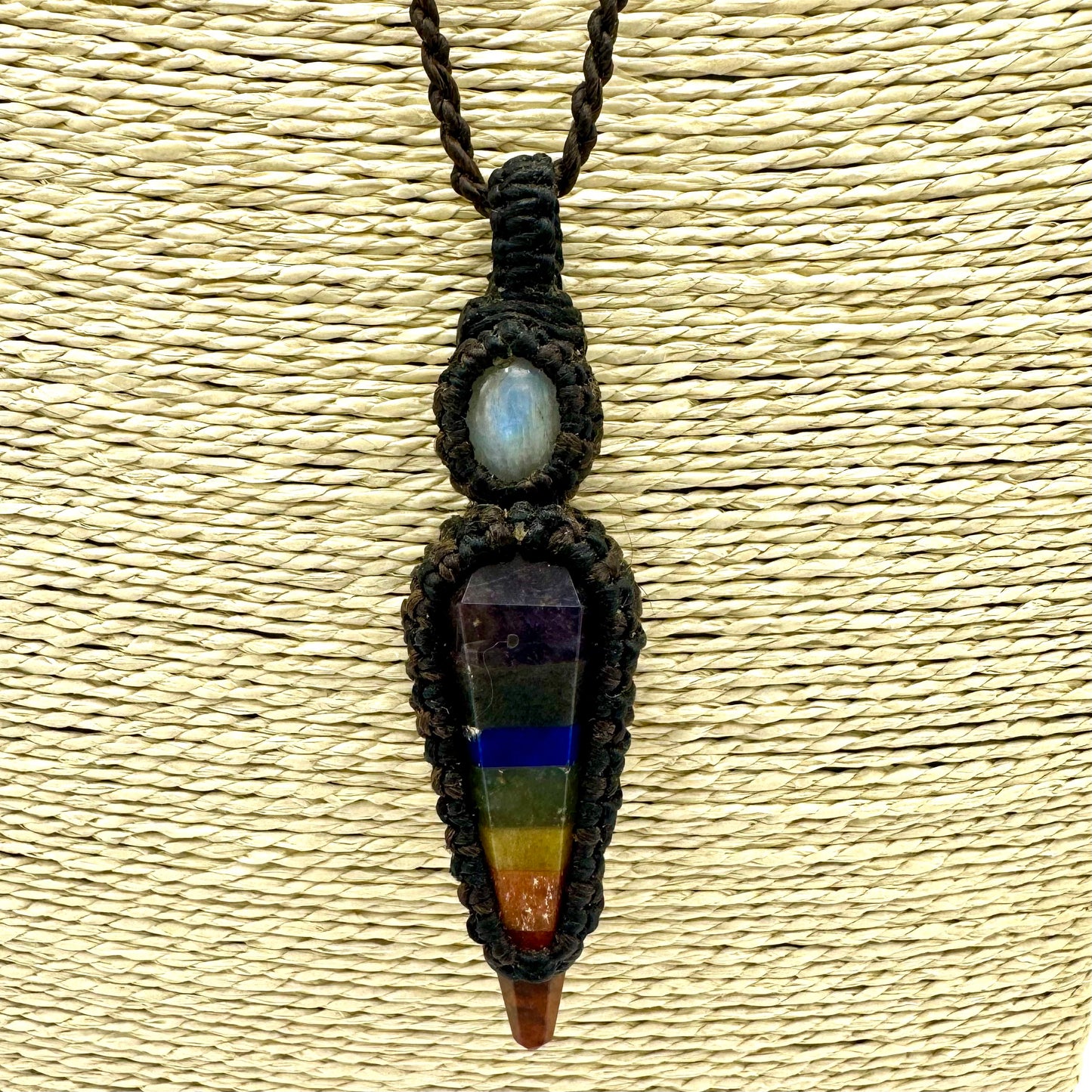 Amuleto de Cristal 7 Chakras com Jade Branco