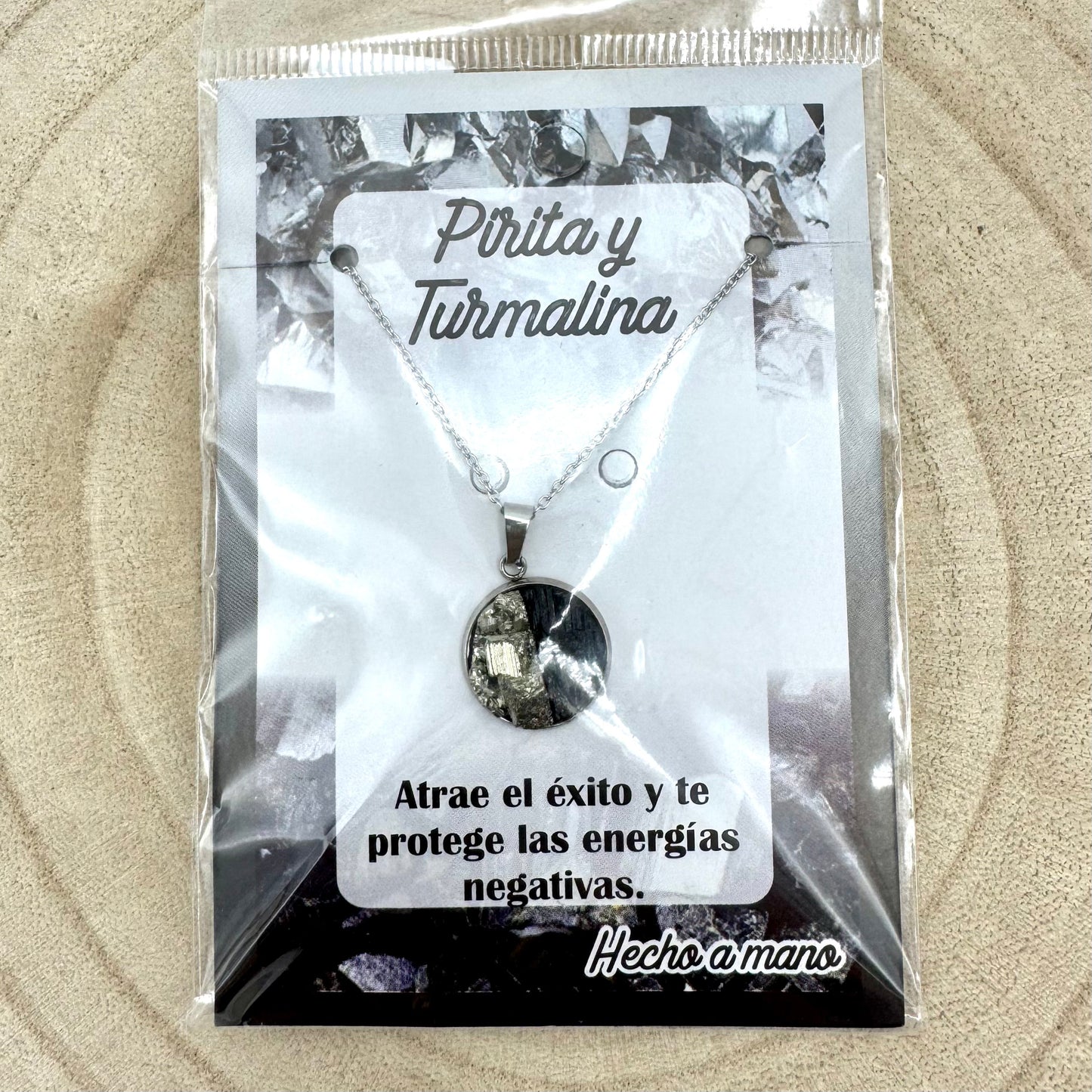 Colar Medalha Turmalina mais Pirita