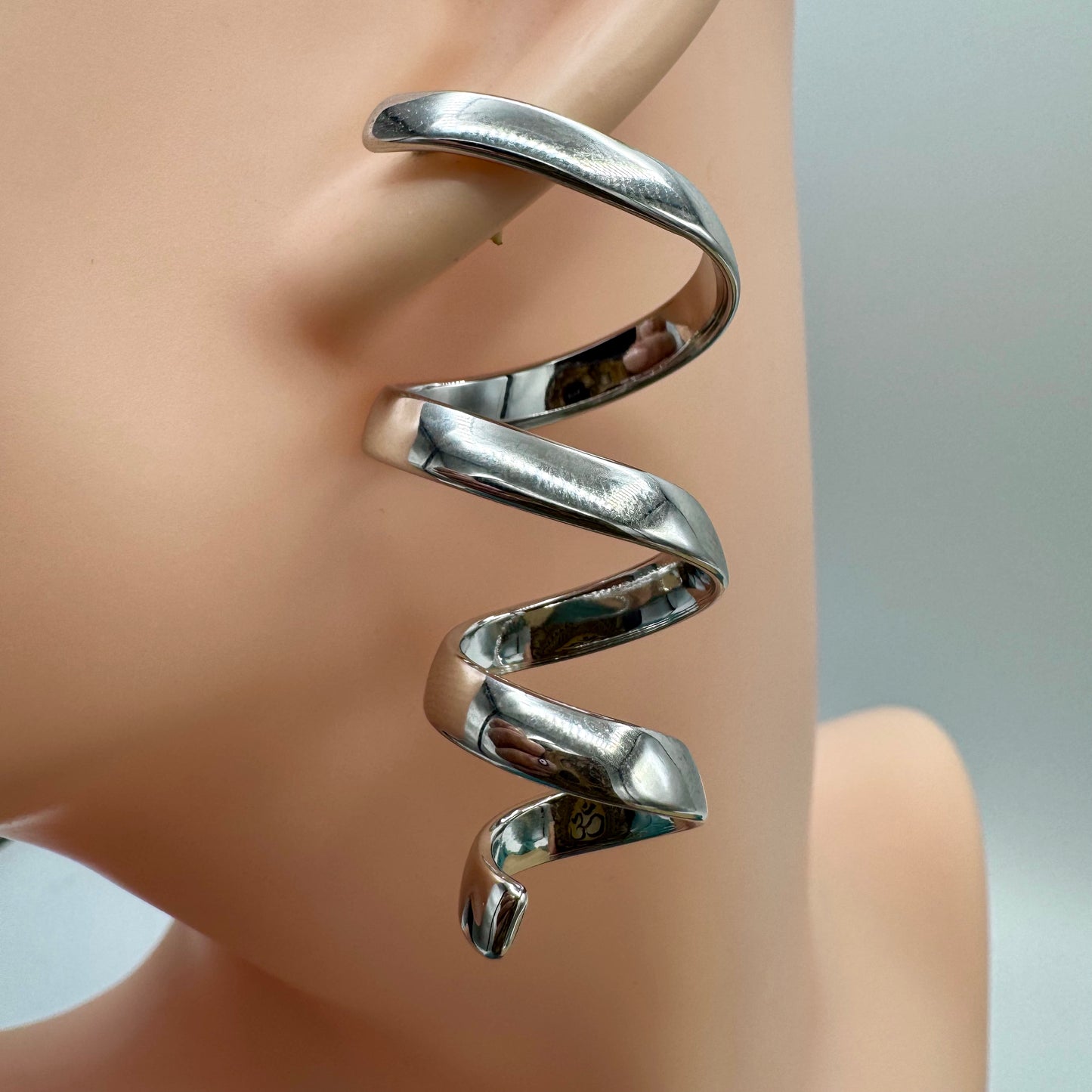 Brincos Espiral Prateado